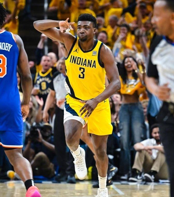 西亚卡姆在加拿大队比赛中关键助攻，关键助攻引发热议！的简单介绍